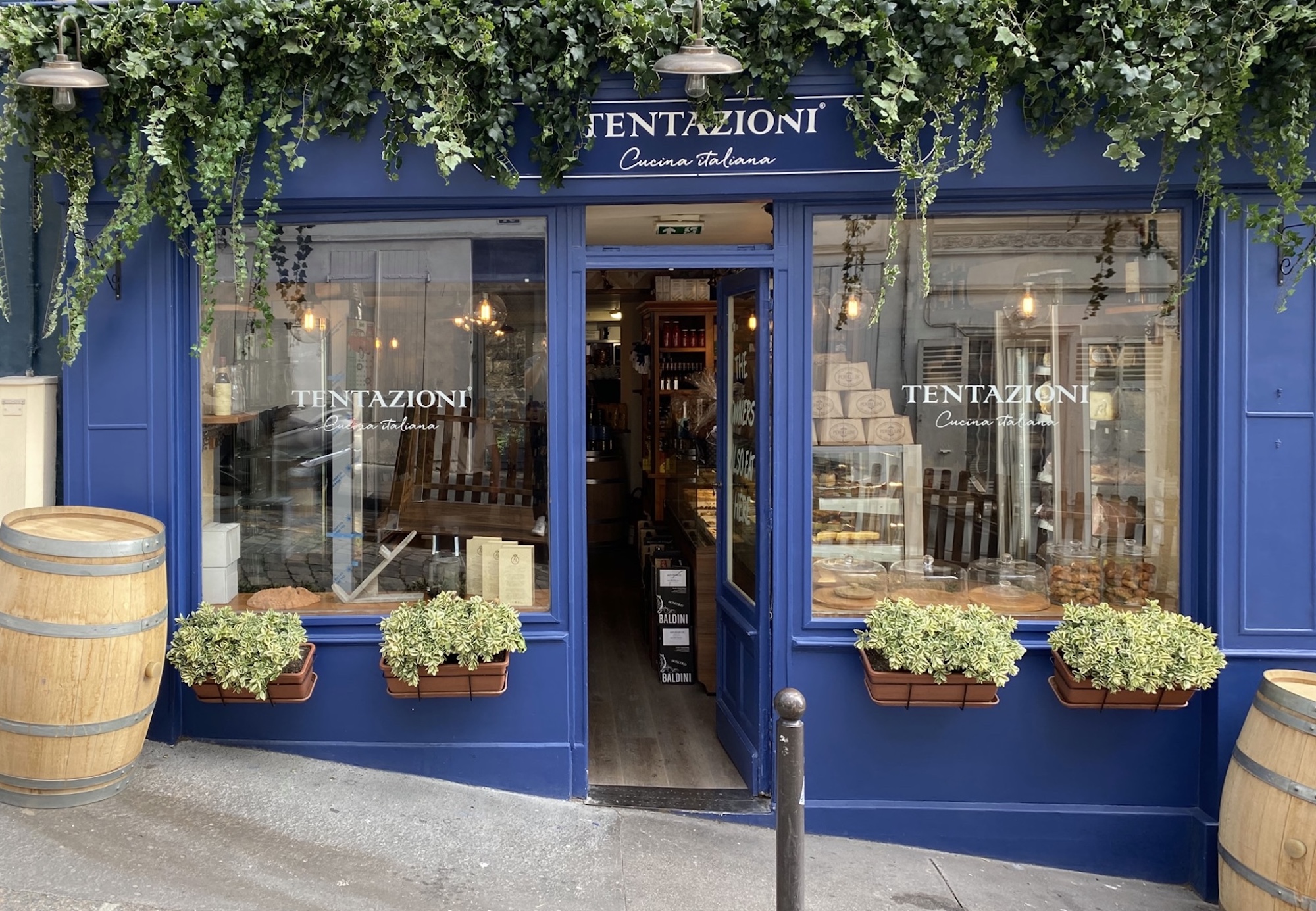 Devanture restaurant Tentazioni à Paris
